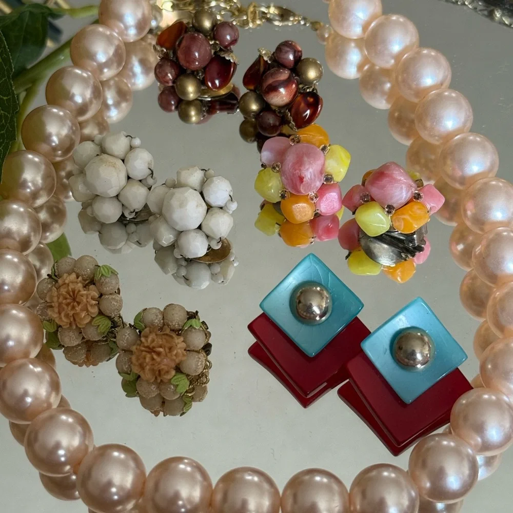 Vintage Clip Earring Bundle With Necklace - Picture 1 of 7